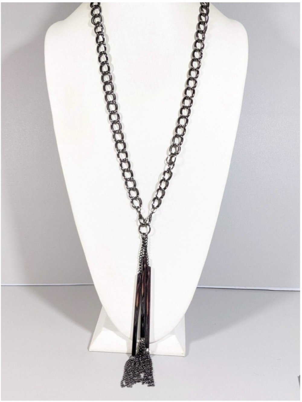 Premier Designs “Into the Swing” Gunmetal Tassel Pendant Necklace